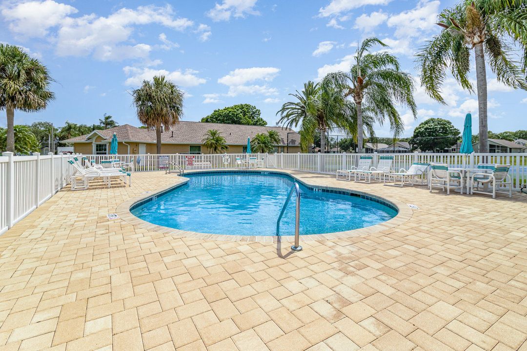 For Sale: $473,900 (3 beds, 3 baths, 2180 Square Feet)