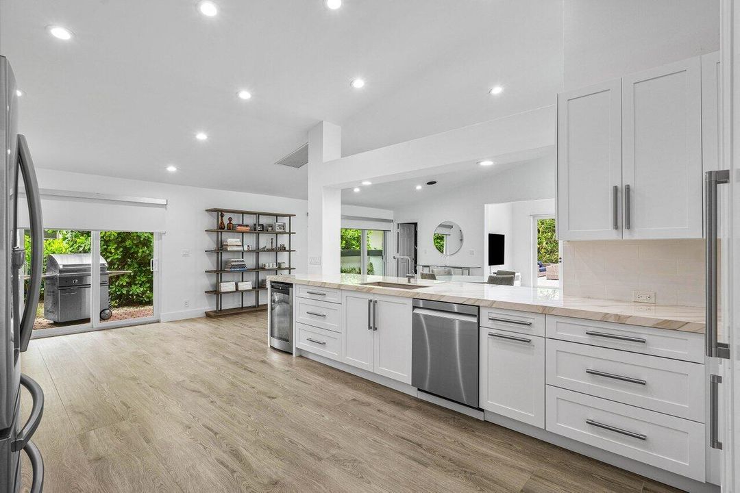 Activo con contrato: $2,275,000 (4 camas, 4 baños, 4546 Pies cuadrados)