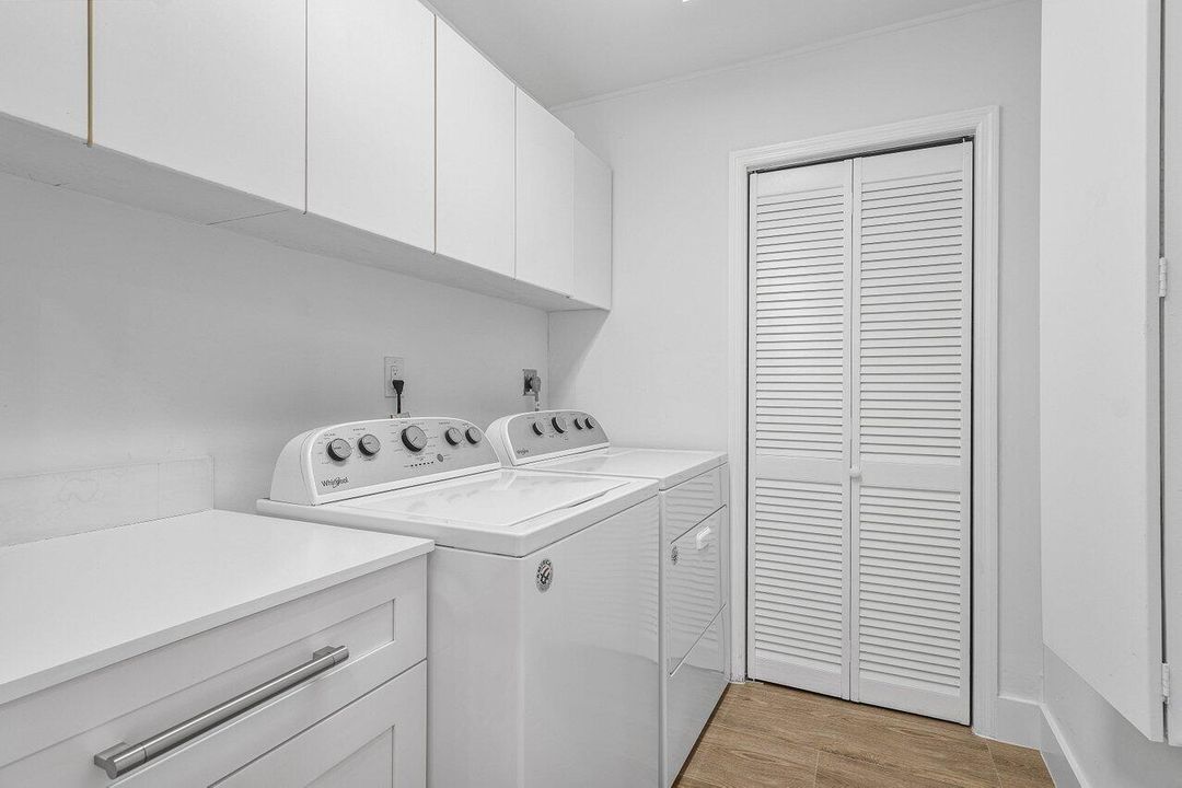 Activo con contrato: $2,275,000 (4 camas, 4 baños, 4546 Pies cuadrados)