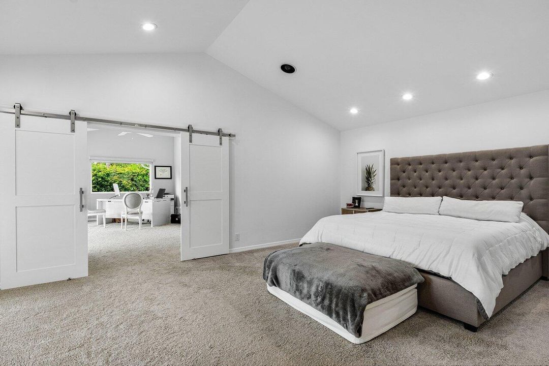 Activo con contrato: $2,275,000 (4 camas, 4 baños, 4546 Pies cuadrados)