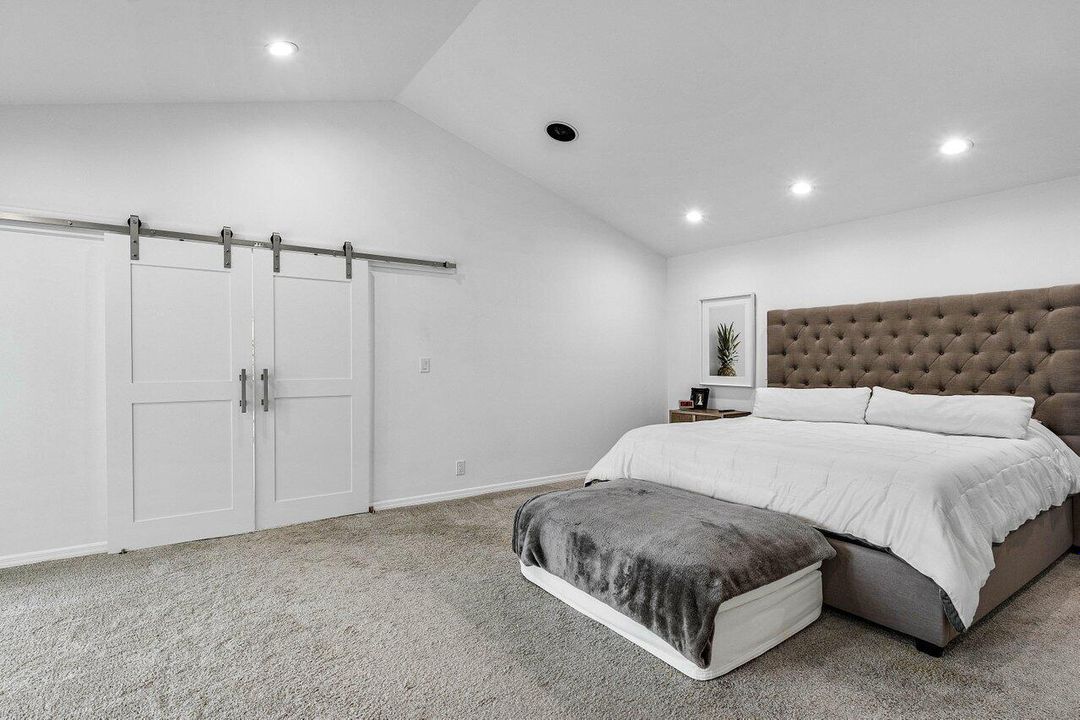 Activo con contrato: $2,275,000 (4 camas, 4 baños, 4546 Pies cuadrados)