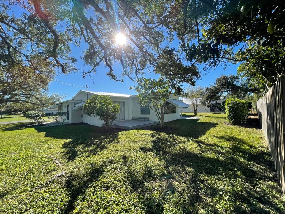 For Sale: $399,900 (3 beds, 3 baths, 1781 Square Feet)