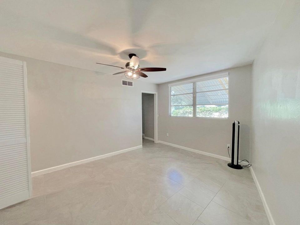 For Sale: $399,900 (3 beds, 3 baths, 1781 Square Feet)