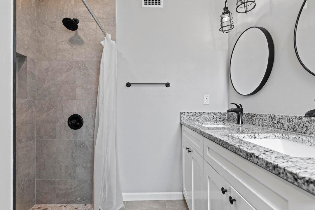 For Sale: $399,900 (3 beds, 3 baths, 1781 Square Feet)