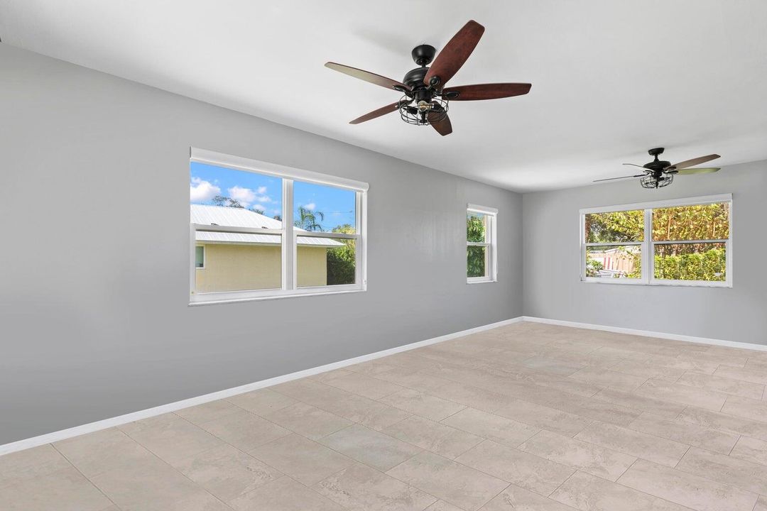 For Sale: $399,900 (3 beds, 3 baths, 1781 Square Feet)