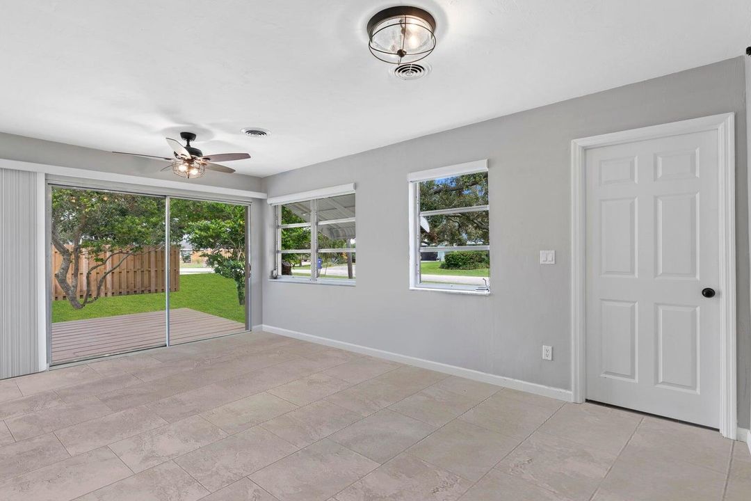 For Sale: $399,900 (3 beds, 3 baths, 1781 Square Feet)