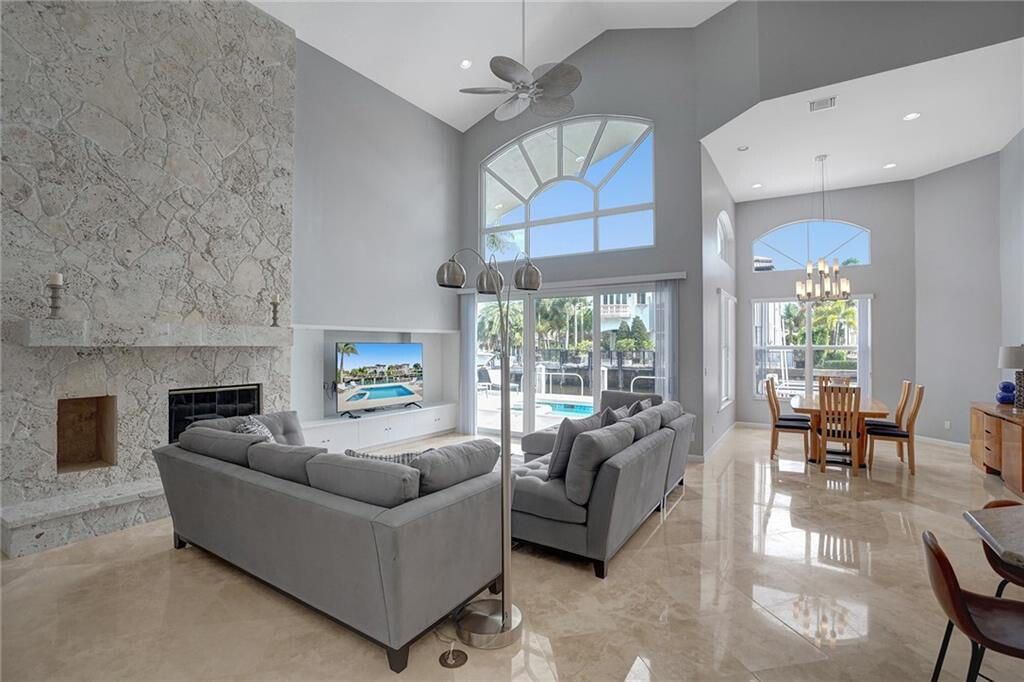 For Rent: $18,000 (3 beds, 3 baths, 2608 Square Feet)