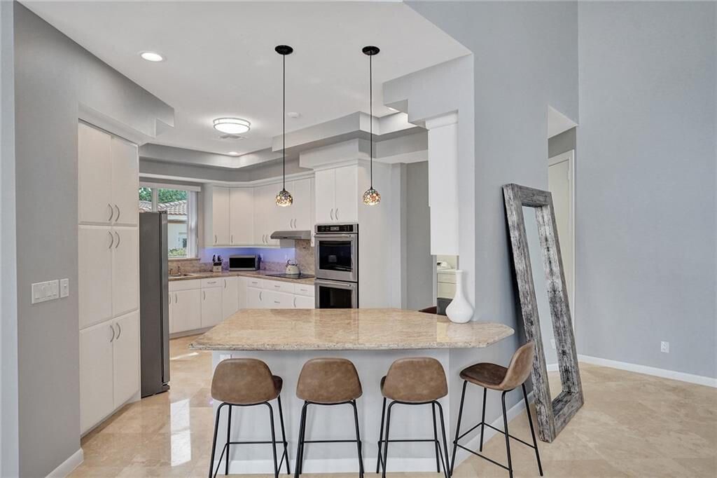 For Rent: $18,000 (3 beds, 3 baths, 2608 Square Feet)