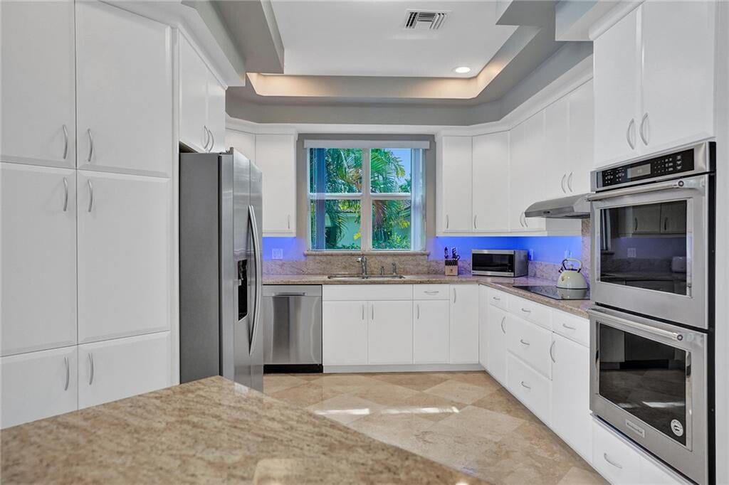 For Rent: $18,000 (3 beds, 3 baths, 2608 Square Feet)