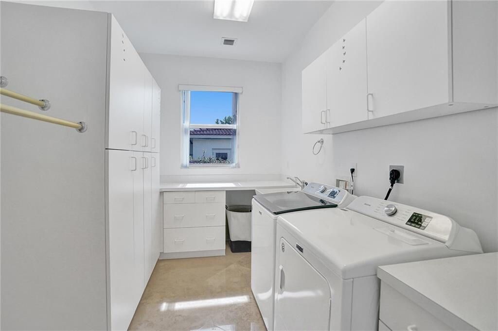 For Rent: $18,000 (3 beds, 3 baths, 2608 Square Feet)