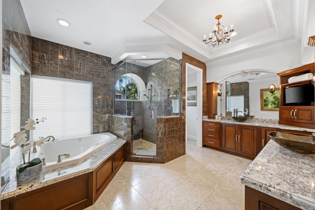 待售: $4,275,000 (5 贝兹, 5 浴室, 3813 平方英尺)