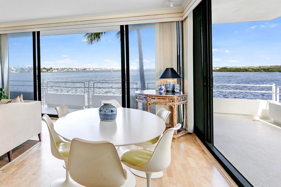 合同活跃: $1,750,000 (2 贝兹, 2 浴室, 1949 平方英尺)