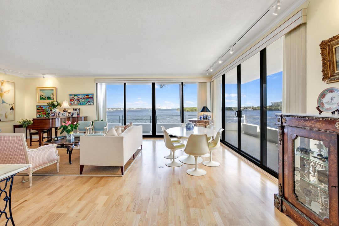 合同活跃: $1,750,000 (2 贝兹, 2 浴室, 1949 平方英尺)