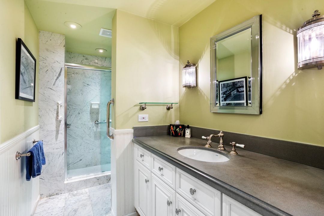 合同活跃: $1,750,000 (2 贝兹, 2 浴室, 1949 平方英尺)