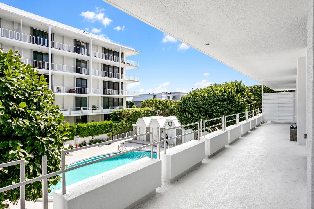 合同活跃: $1,750,000 (2 贝兹, 2 浴室, 1949 平方英尺)