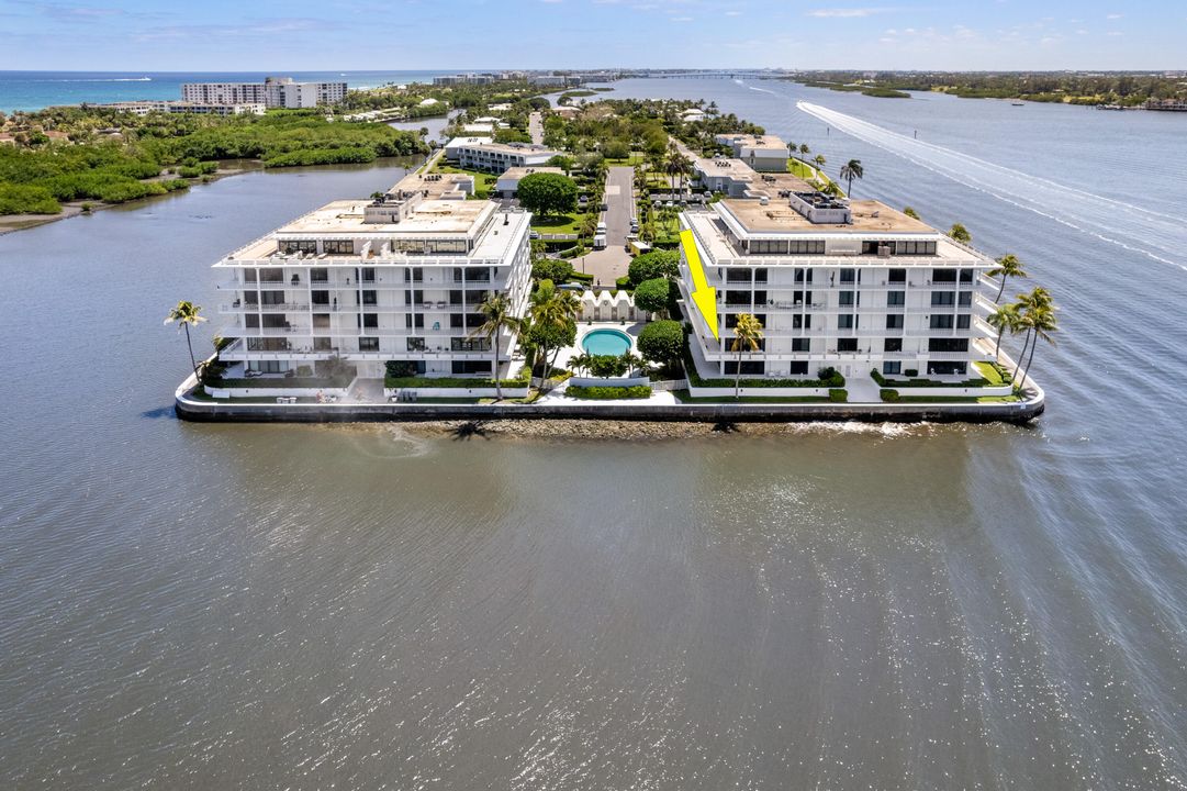 合同活跃: $1,750,000 (2 贝兹, 2 浴室, 1949 平方英尺)