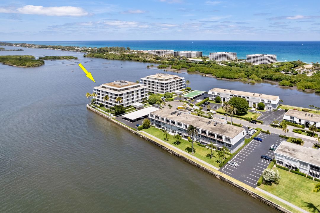 合同活跃: $1,750,000 (2 贝兹, 2 浴室, 1949 平方英尺)