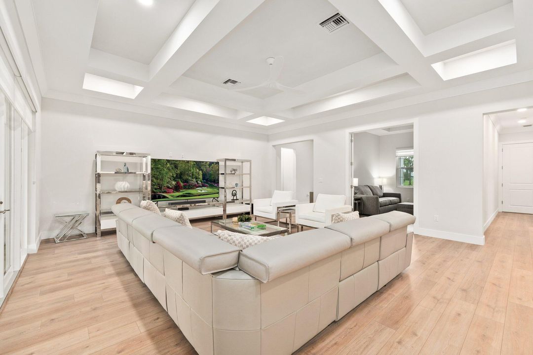 Activo con contrato: $1,280,000 (4 camas, 3 baños, 2852 Pies cuadrados)