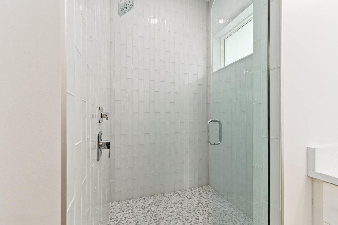 Activo con contrato: $1,280,000 (4 camas, 3 baños, 2852 Pies cuadrados)