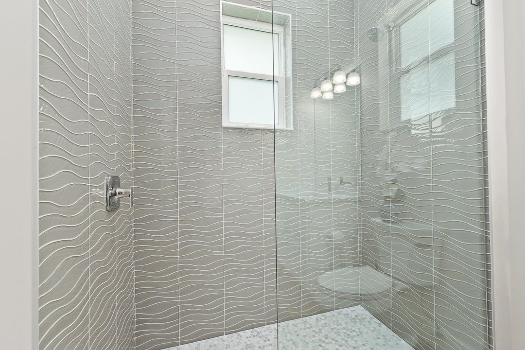 Activo con contrato: $1,280,000 (4 camas, 3 baños, 2852 Pies cuadrados)