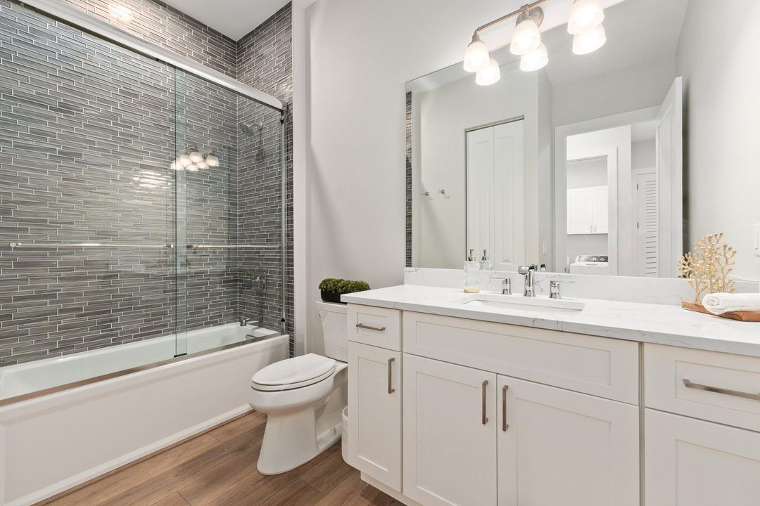 Activo con contrato: $1,280,000 (4 camas, 3 baños, 2852 Pies cuadrados)