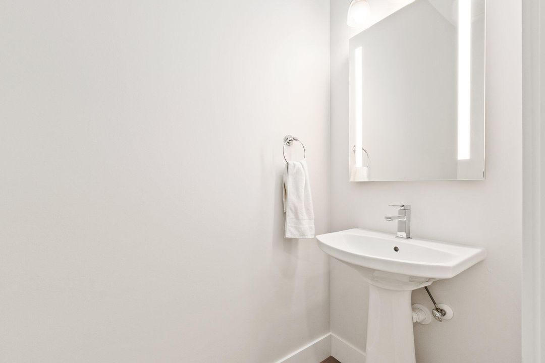 Activo con contrato: $1,280,000 (4 camas, 3 baños, 2852 Pies cuadrados)