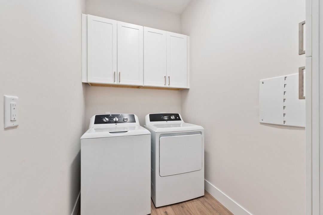 Activo con contrato: $1,280,000 (4 camas, 3 baños, 2852 Pies cuadrados)