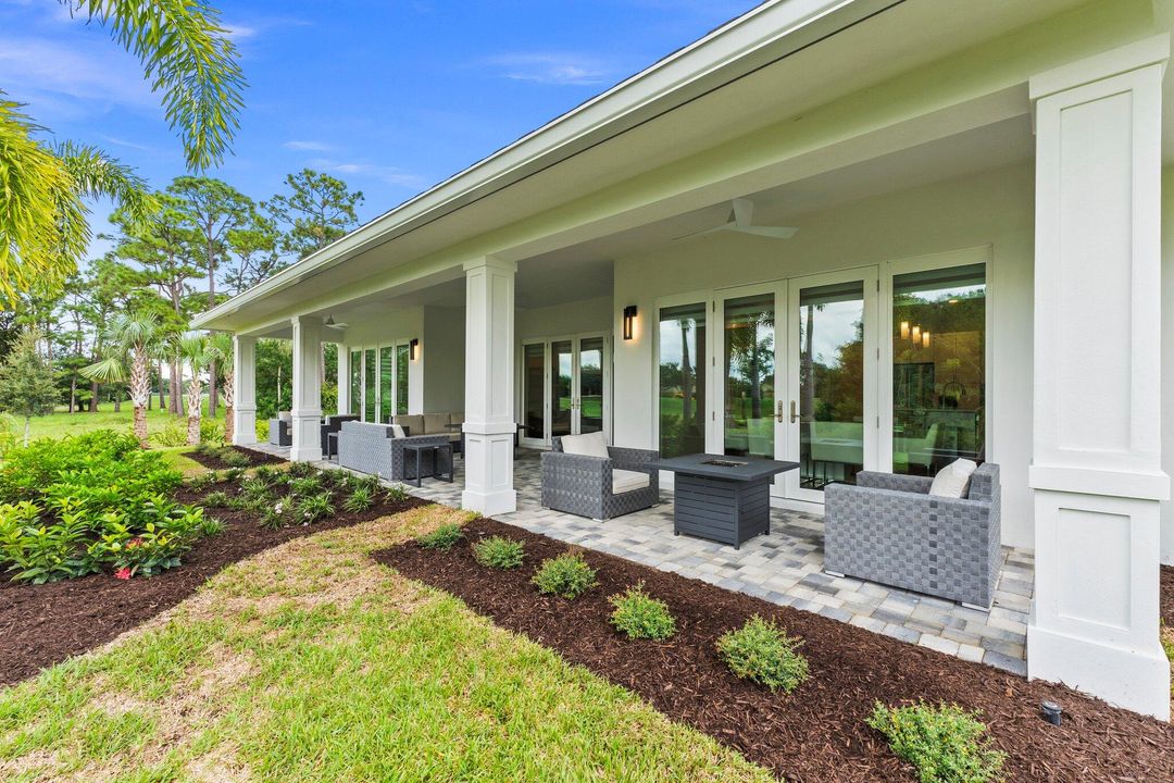 Activo con contrato: $1,280,000 (4 camas, 3 baños, 2852 Pies cuadrados)