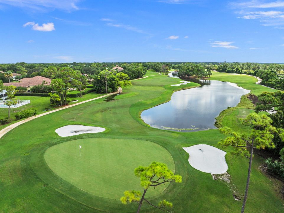 Activo con contrato: $1,280,000 (4 camas, 3 baños, 2852 Pies cuadrados)