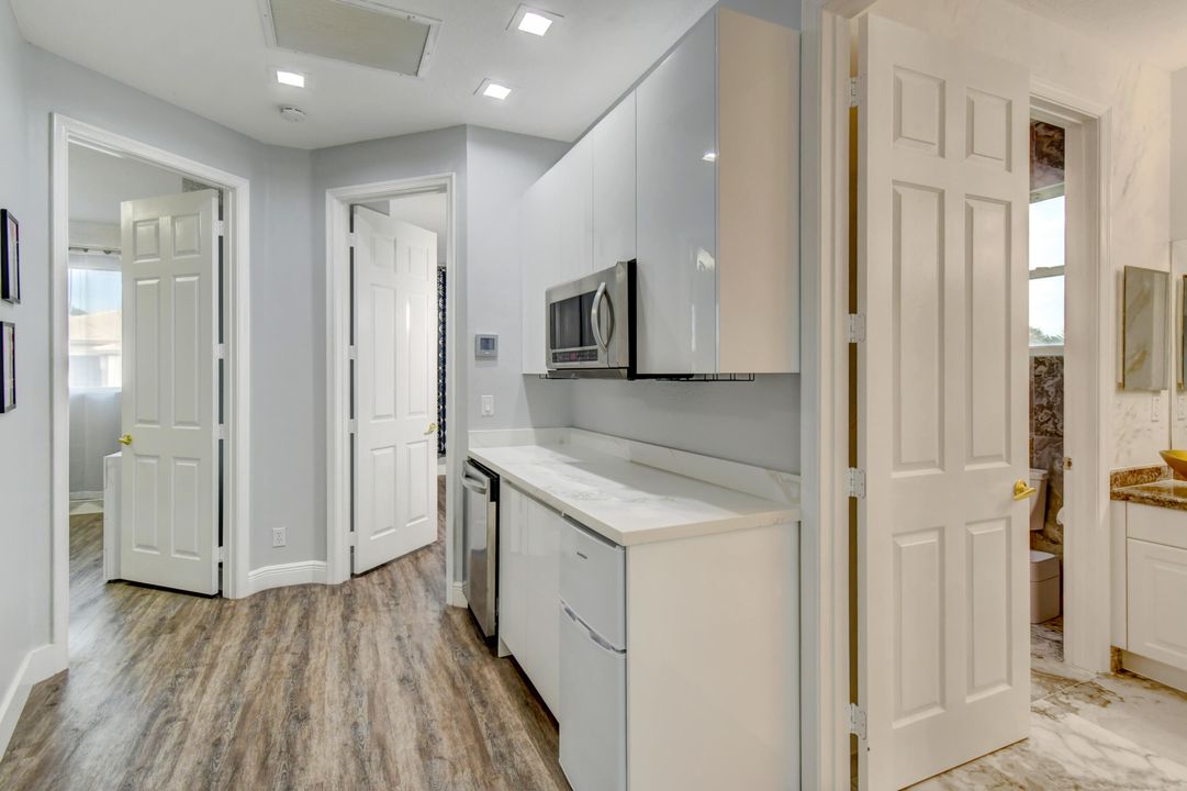 出租: $22,000 (5 贝兹, 4 浴室, 4450 平方英尺)