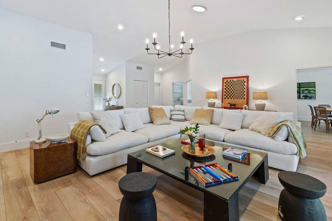 Recently Rented: $8,500 (3 beds, 2 baths, 1969 Square Feet)