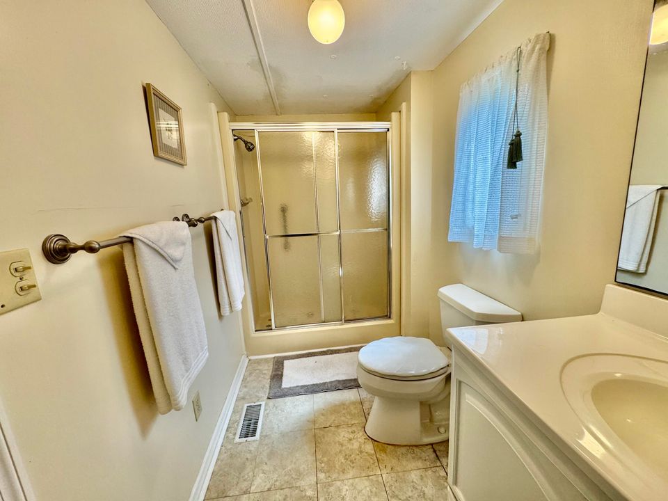 En Venta: $109,899 (2 camas, 2 baños, 1296 Pies cuadrados)