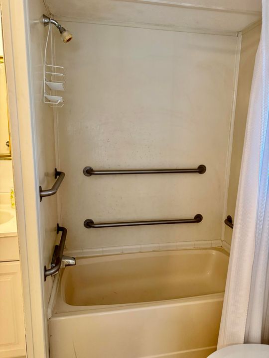 En Venta: $109,899 (2 camas, 2 baños, 1296 Pies cuadrados)