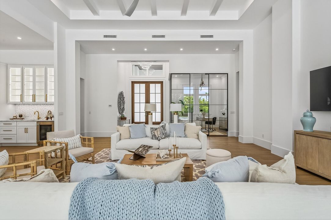 For Sale: $3,495,000 (3 beds, 3 baths, 3293 Square Feet)