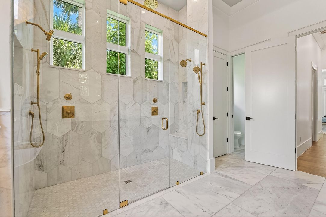 For Sale: $3,495,000 (3 beds, 3 baths, 3293 Square Feet)