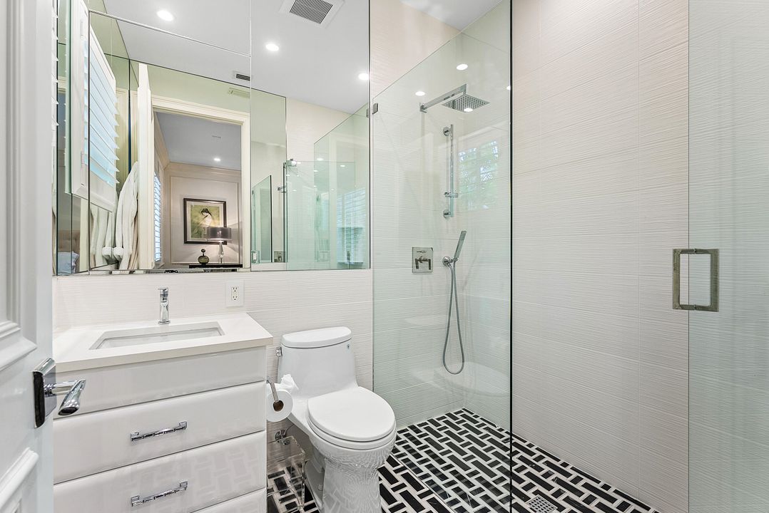 For Sale: $4,299,000 (4 beds, 5 baths, 5222 Square Feet)