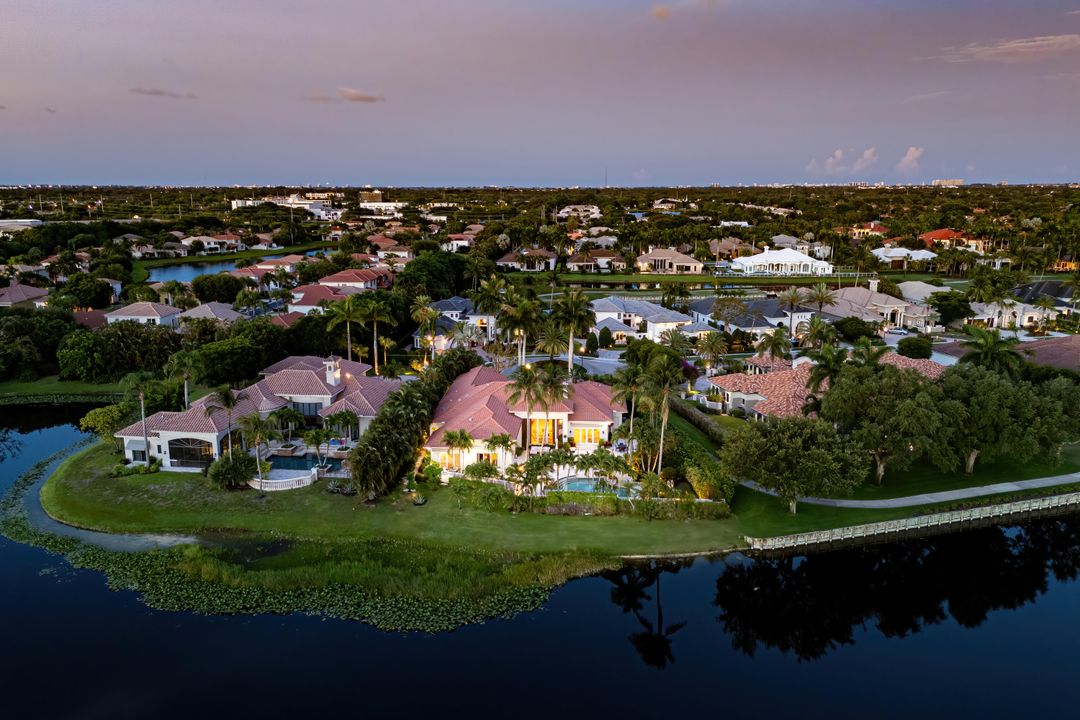 For Sale: $4,299,000 (4 beds, 5 baths, 5222 Square Feet)