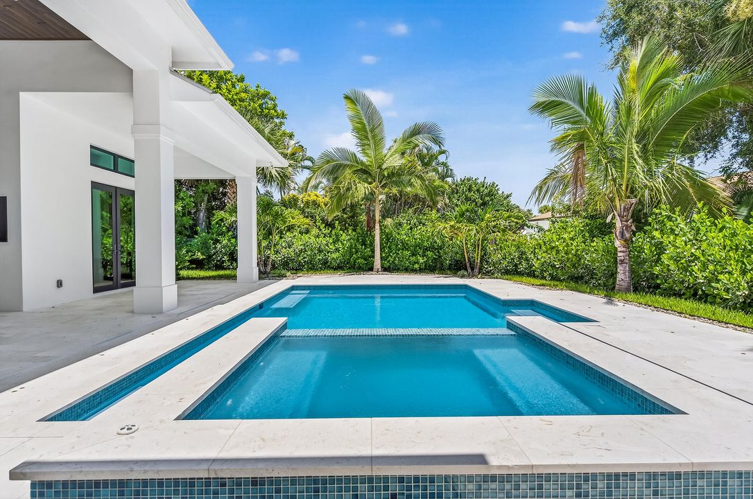 For Sale: $3,495,000 (3 beds, 3 baths, 3293 Square Feet)