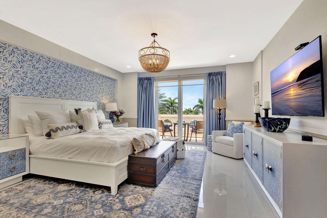 For Sale: $1,599,000 (3 beds, 2 baths, 2003 Square Feet)