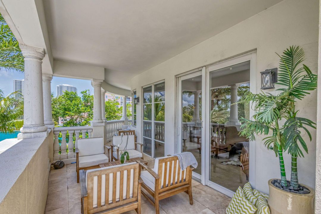 For Sale: $1,599,000 (3 beds, 2 baths, 2003 Square Feet)
