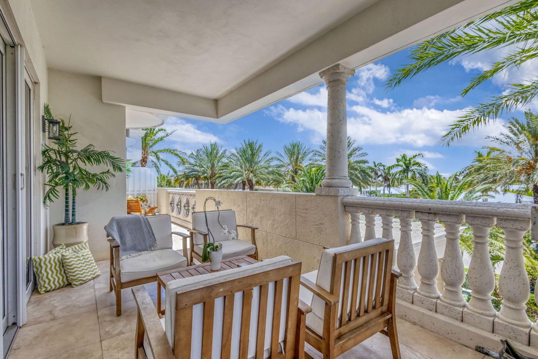 For Sale: $1,599,000 (3 beds, 2 baths, 2003 Square Feet)