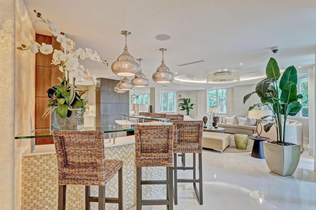 For Sale: $1,599,000 (3 beds, 2 baths, 2003 Square Feet)