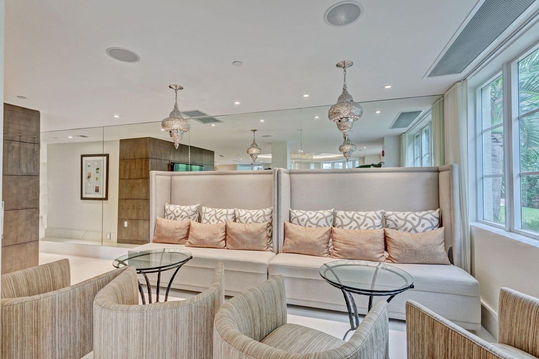 For Sale: $1,599,000 (3 beds, 2 baths, 2003 Square Feet)