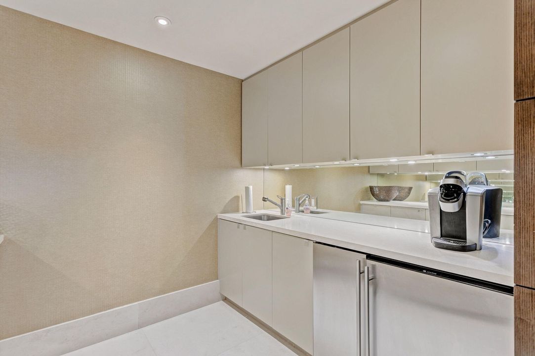 For Sale: $1,599,000 (3 beds, 2 baths, 2003 Square Feet)