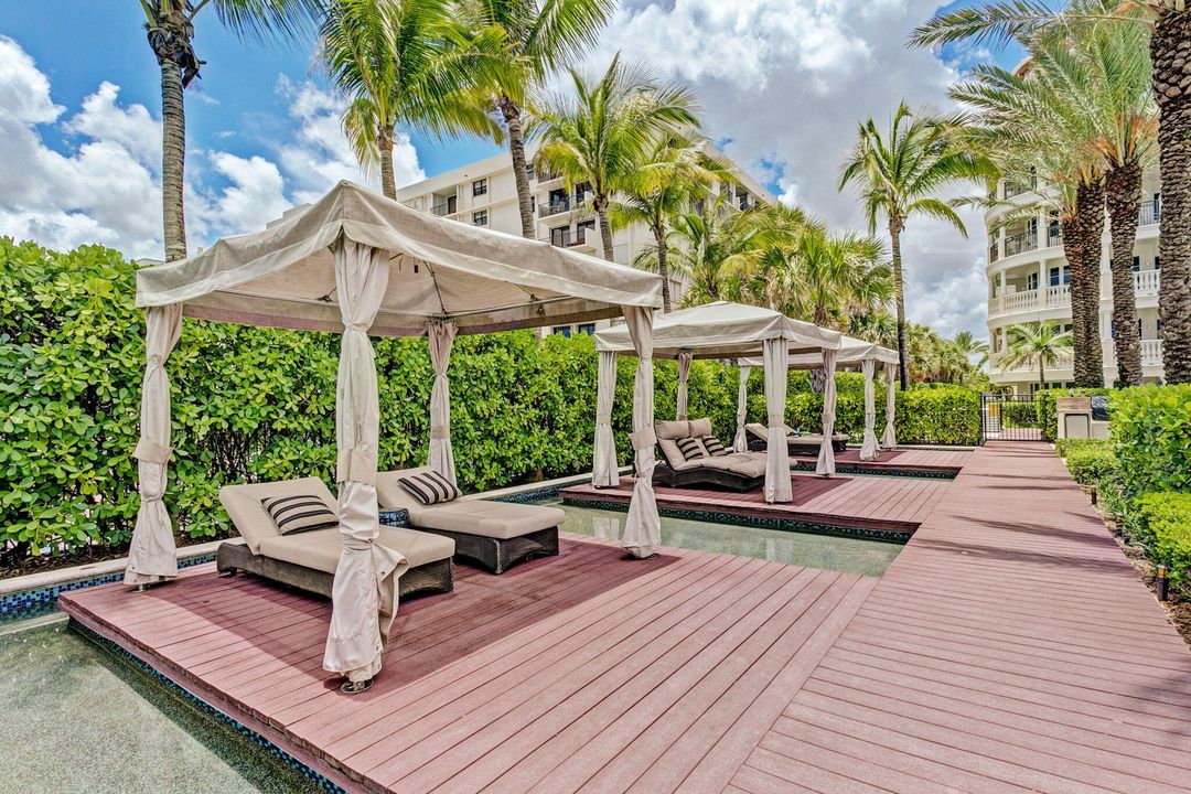 For Sale: $1,599,000 (3 beds, 2 baths, 2003 Square Feet)