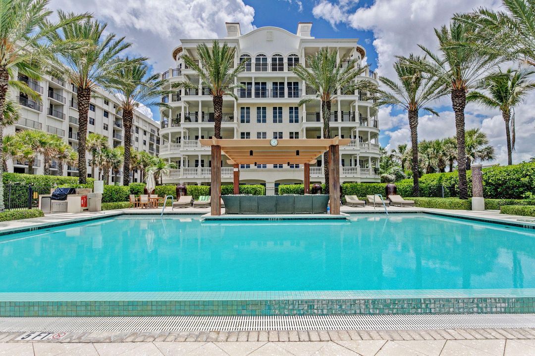 For Sale: $1,599,000 (3 beds, 2 baths, 2003 Square Feet)