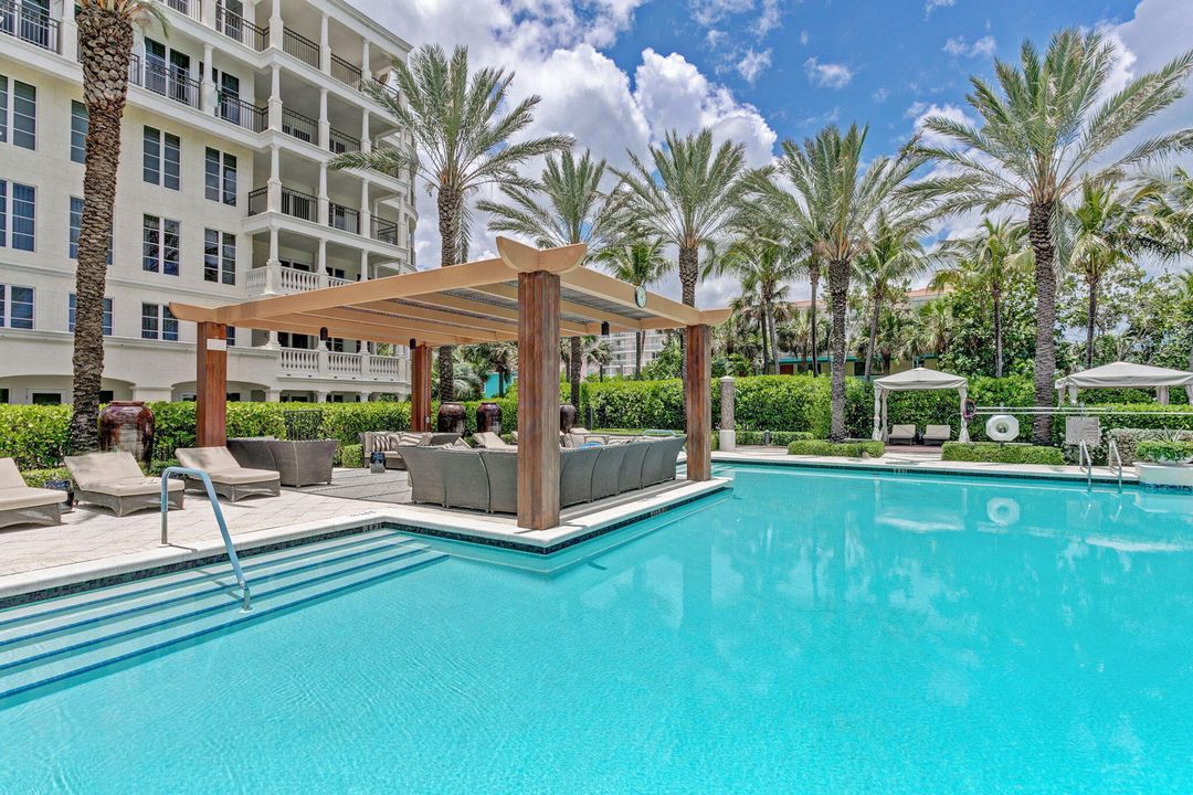 For Sale: $1,599,000 (3 beds, 2 baths, 2003 Square Feet)