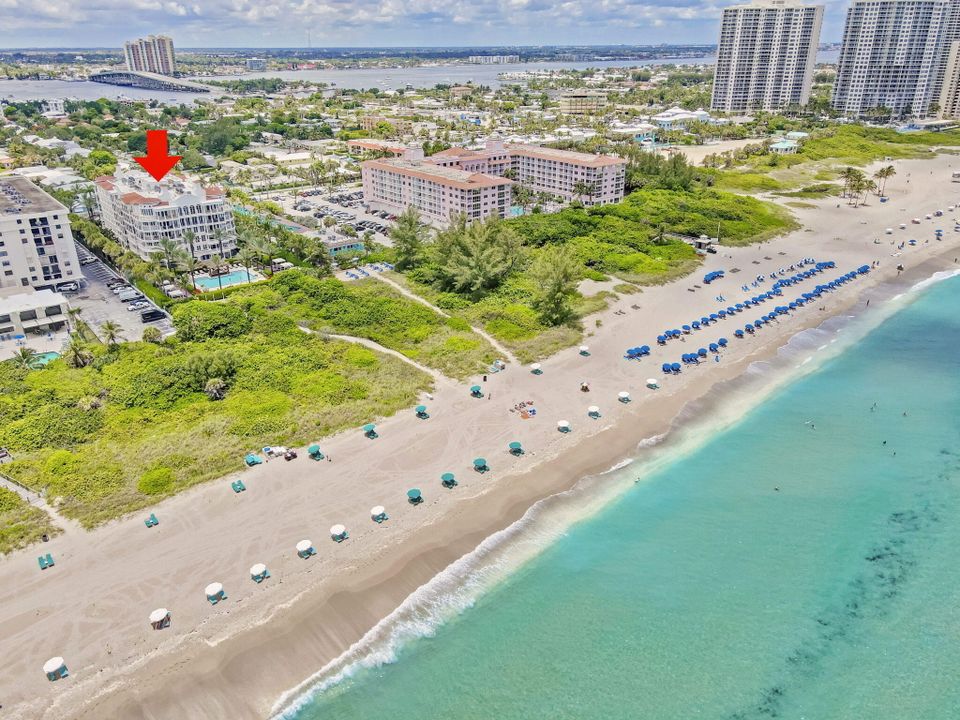 For Sale: $1,599,000 (3 beds, 2 baths, 2003 Square Feet)