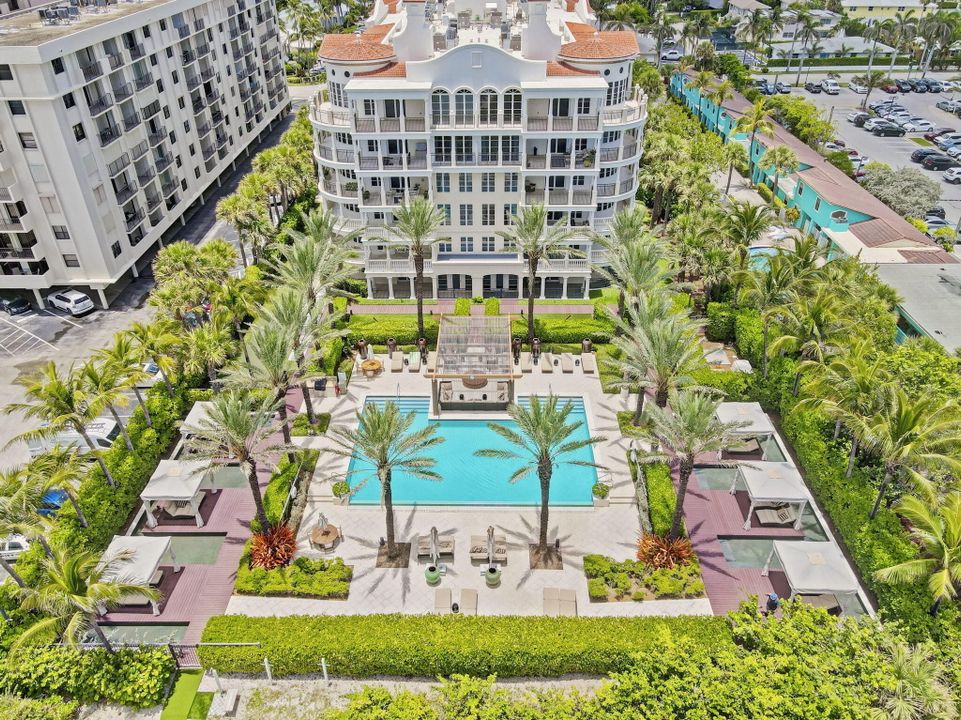 For Sale: $1,599,000 (3 beds, 2 baths, 2003 Square Feet)