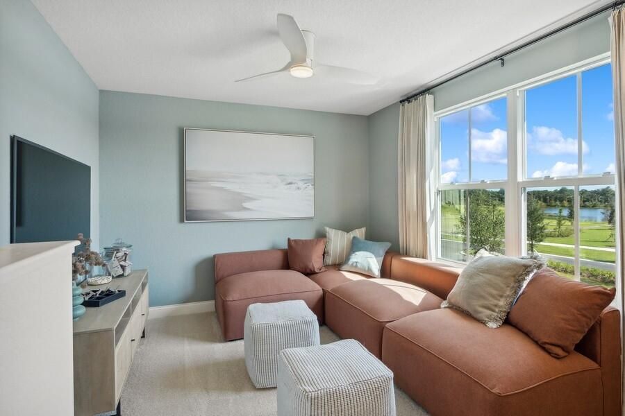 Activo con contrato: $529,995 (3 camas, 2 baños, 2057 Pies cuadrados)